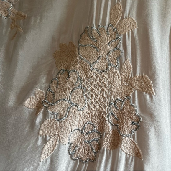 Made in Italy 🇮🇹 silk embroidered sleeveless blouse XL excellent condition - Picture 9 of 9